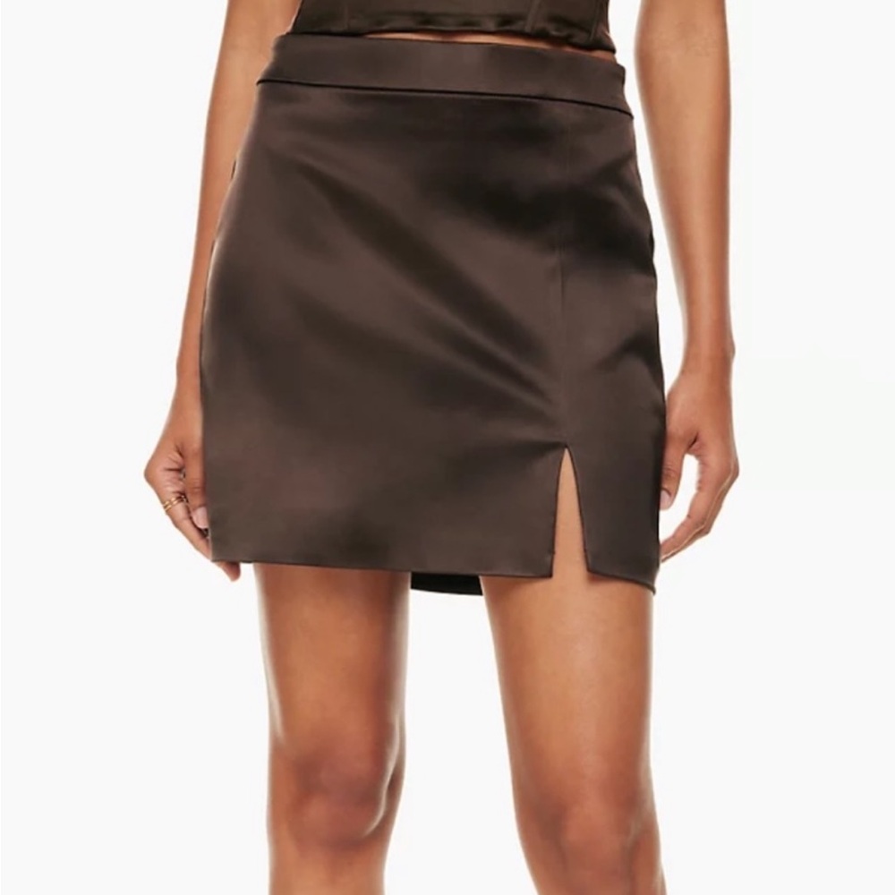 Aritzia Wilfred Patio Satin Skirt, size 6